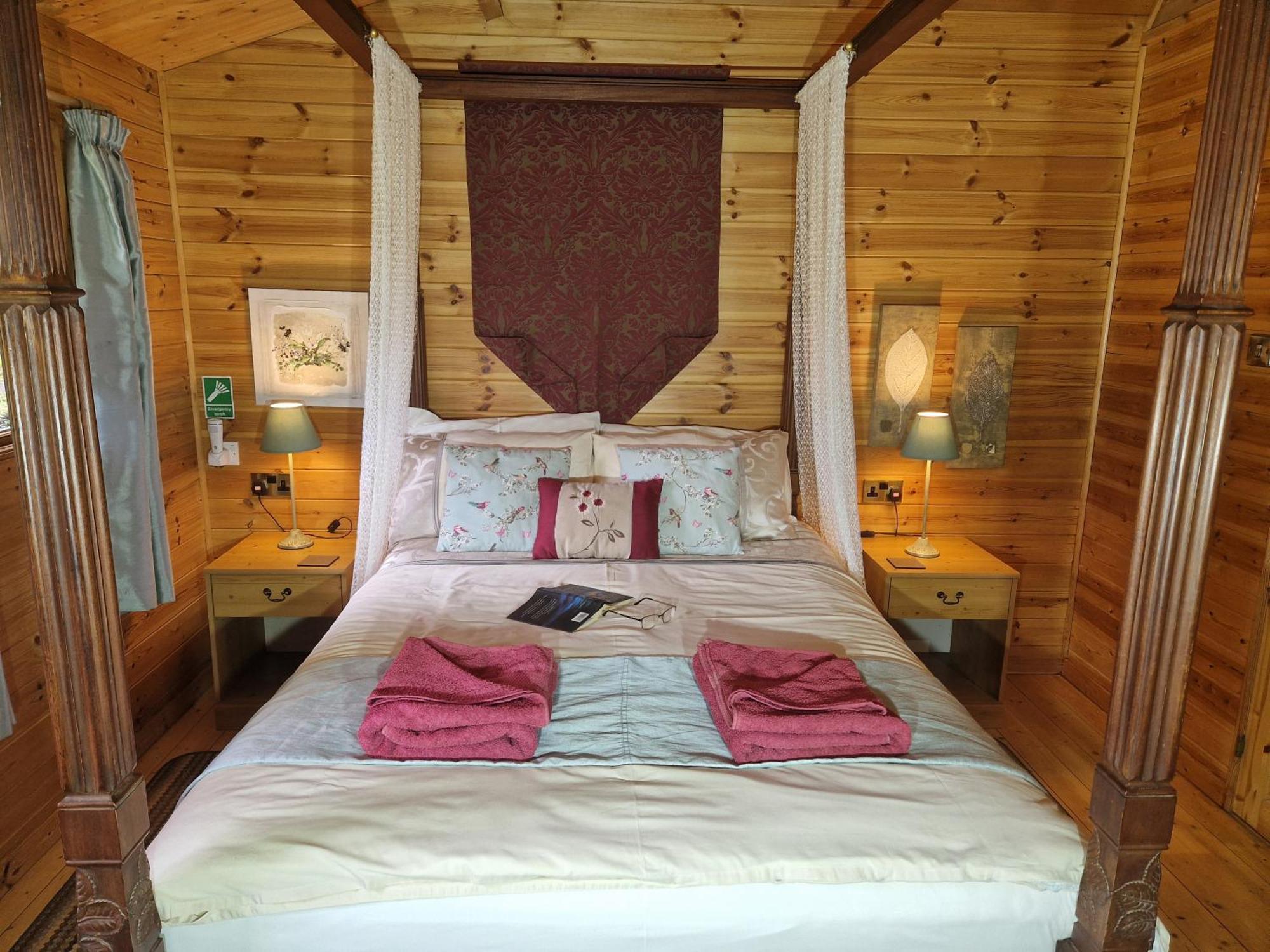 Polgwedhen Lodge Truro Bagian luar foto